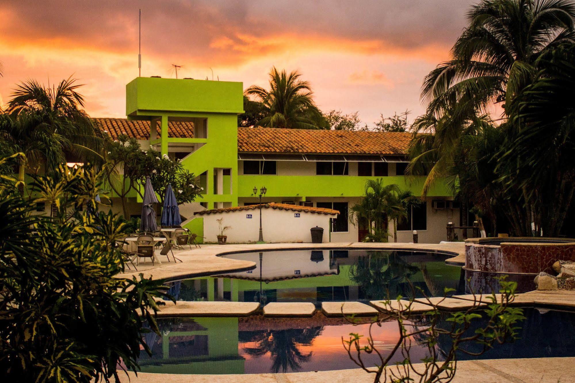 Hotel & Suites Punta Esmeralda Puerto Escondido  Ngoại thất bức ảnh
